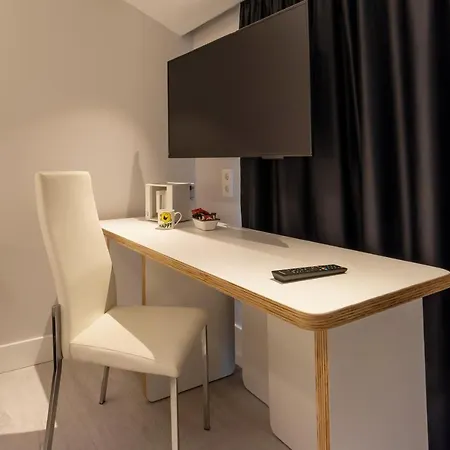 A De Lolo Con Encanto